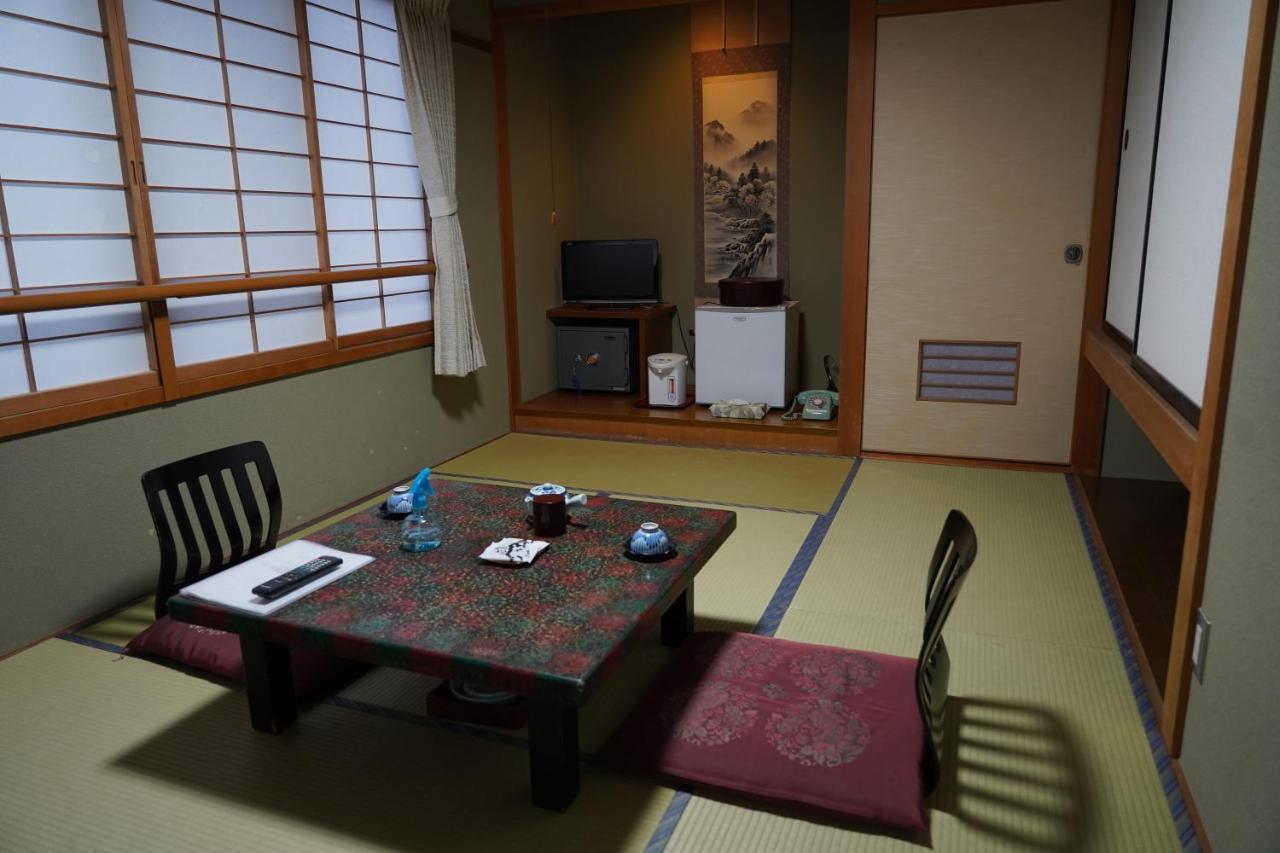Oyado Eitaro Hotel Takayama  Buitenkant foto